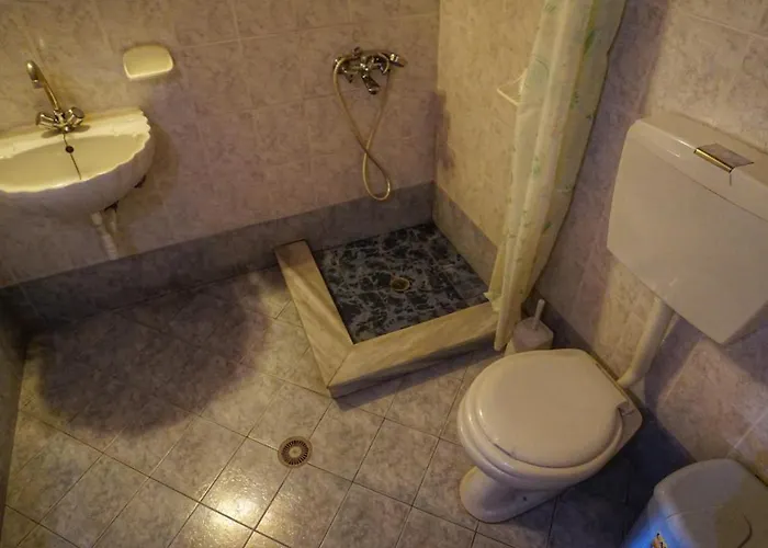 Chrissi Akti 公寓 *